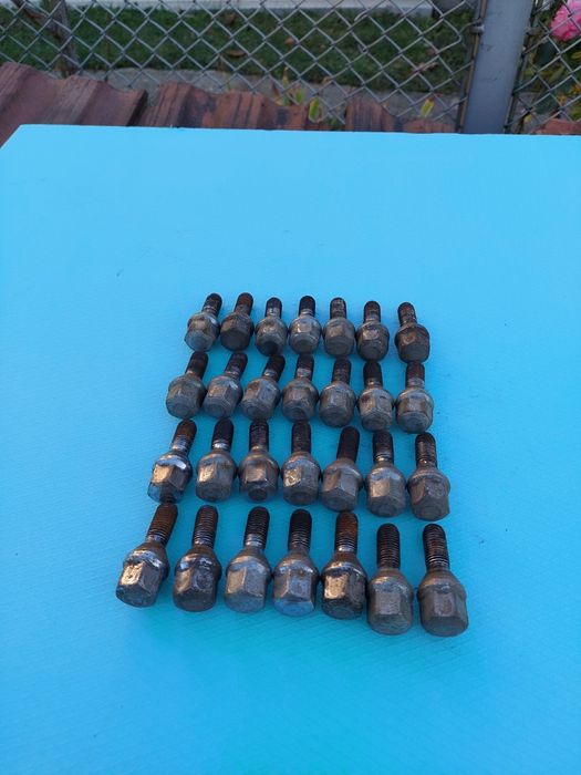 Оригинални болтове за Рено.