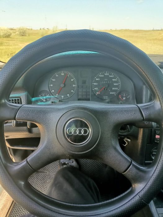 Ауди 80 1993г бензин