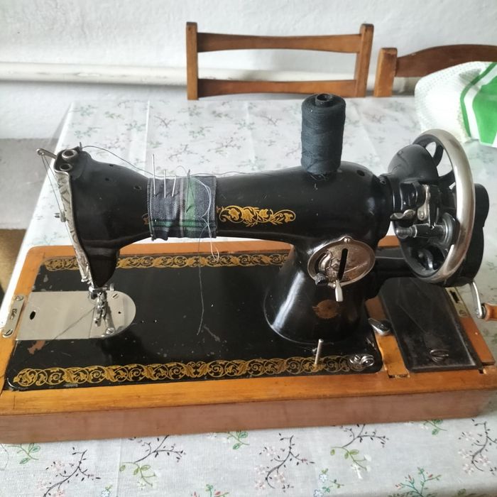 Ручная швейная машинка