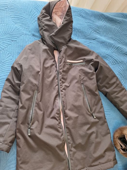 Продам женскую куртка на весну