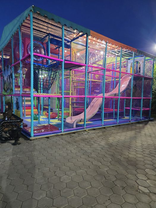 ЛАБИРИНТ   игрой аттракцион