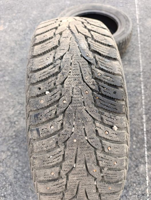 Продам зимние шины 2шт
