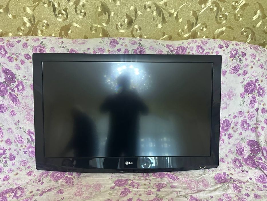 Продам телевизор LG43