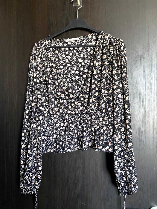 Costum/set Pull and Bear camasa + fusta pantalon NOU