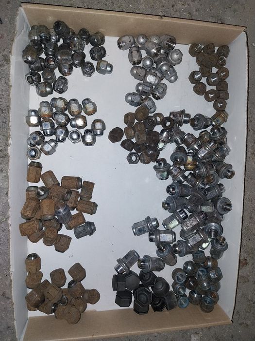 Болтове и Гайки за джанти BMW Toyota VW OPEL Sharan PEUGEOT CITROEN