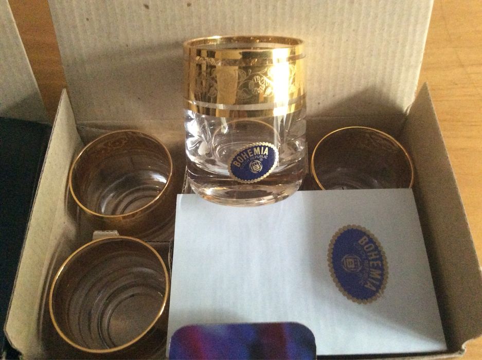 Фужеры, рюмки 3 набора, стопки 2 набора.