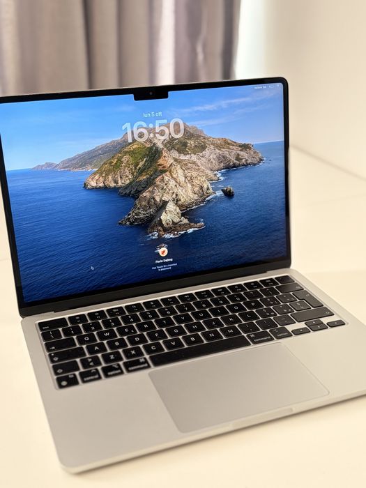 Macbook 13,6’’ M3 2024