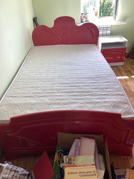 Мкбель для спальни. Практически не пользовались