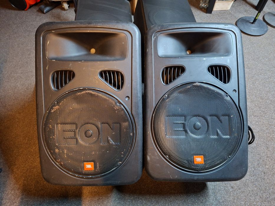 Vând boxe active Jbl Eos