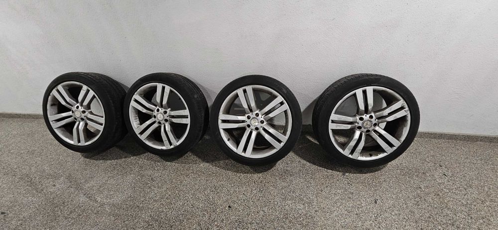 Оригинални джанти Mercedes 20 цола с гуми Pirelli