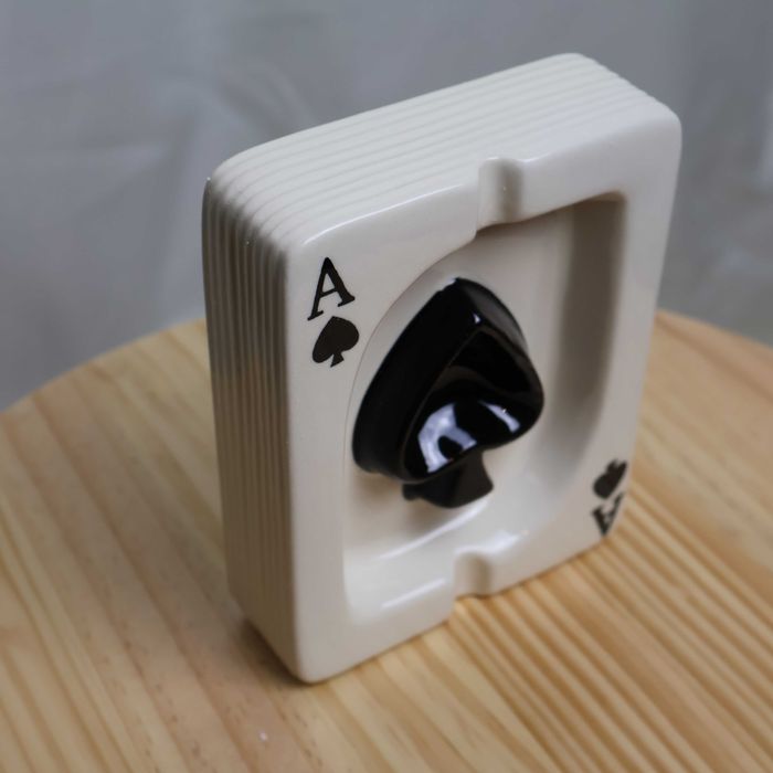 Scrumieră ceramică  As – Nouă