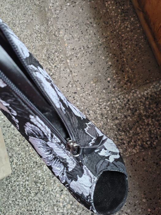 Дамски нови  обувки