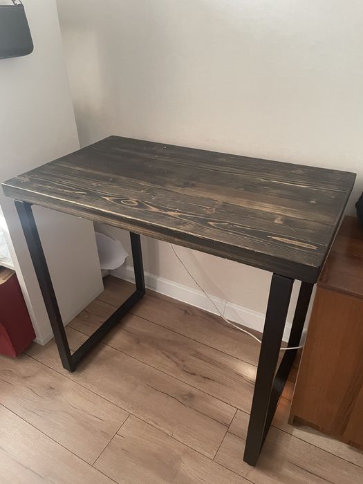 Стол+кресло в хорошем состоянии