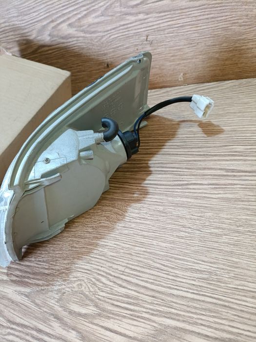 Правый поворотник