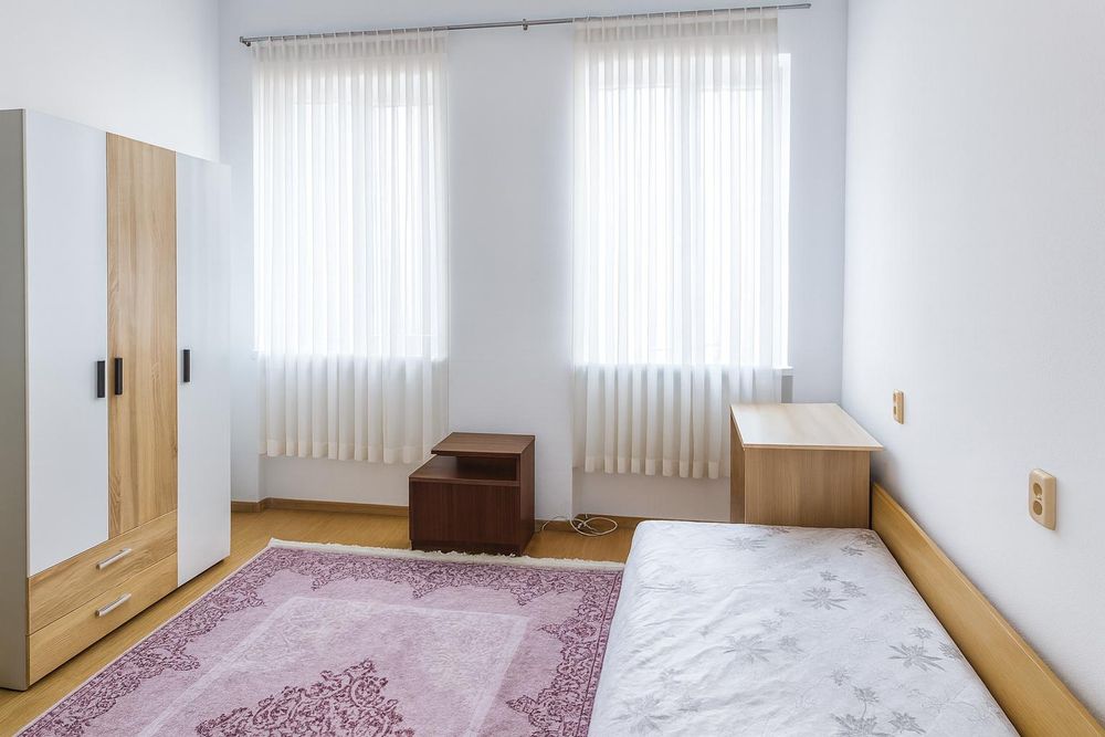 Дава се под наем Едностаен апартамент в Пловдив, Център - 50 кв.м за 255 € - Снимка #2