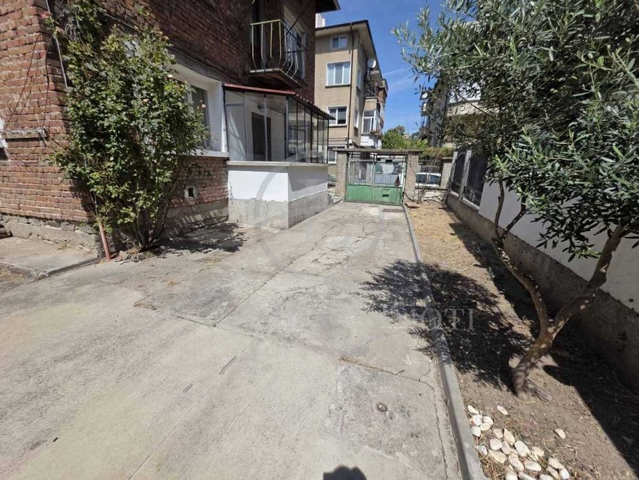 Продава се Етаж от къща в Пловдив, Гагарин - 81 кв.м за 2161 €/кв.м - Снимка #15