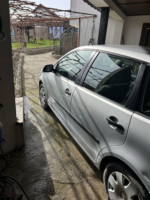 Volkswagen Polo-сив металик