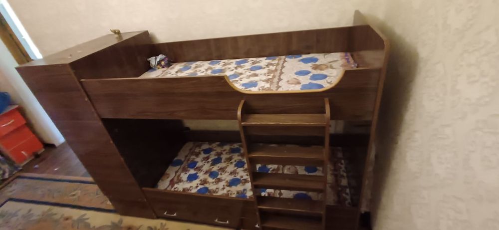 Детская двухъярусная кровать