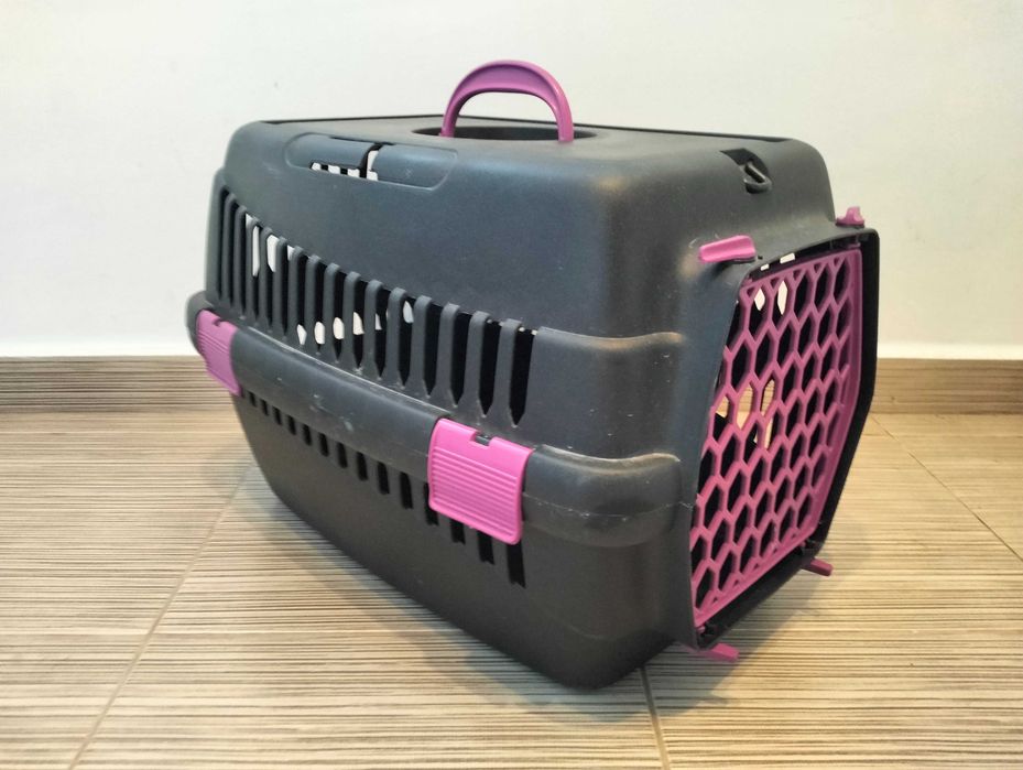Cușcă transport animale pisică/câine, gri cu roz, foarte spațioasă și rezistentă Tel. 0740616525
