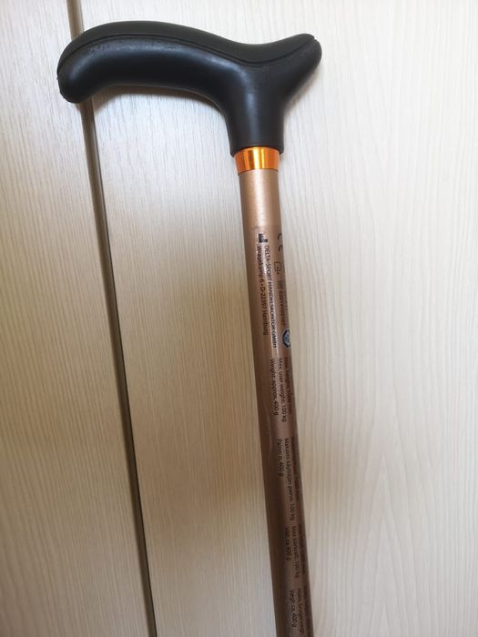 Baston reglabil omologat ușor și rezistent