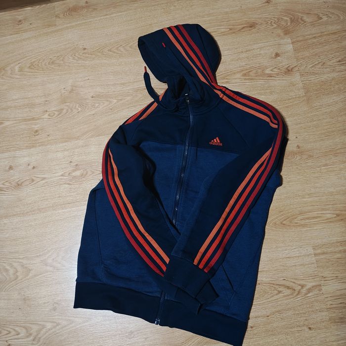 Суитчър Adidas essentials
