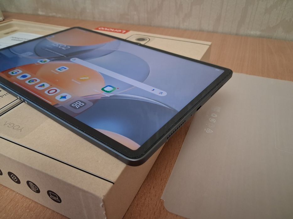 Геймърски таблет LENOVO Yoga Tab  - Qualcomm Snapdragon 8 Gen 3