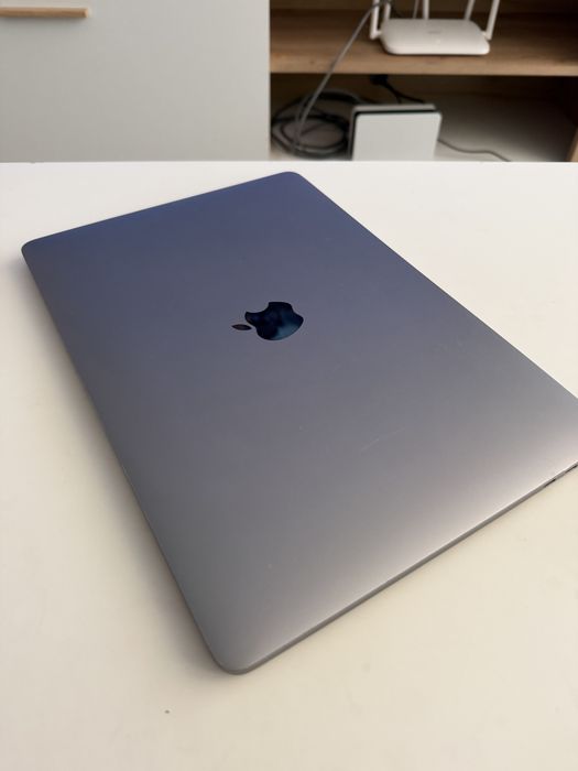 Apple MacBook Pro 13” late 2018 i7 Rosu • OLX.ro