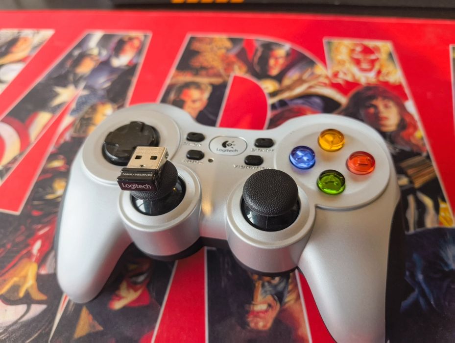 Logitech F710 безжичен контролер – Като Нов