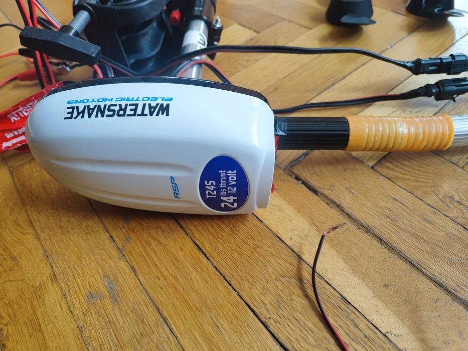 Продавам двигател за каяк/лодка Watersnake T24