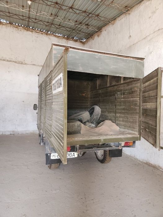 Автомашина УАЗ-3303