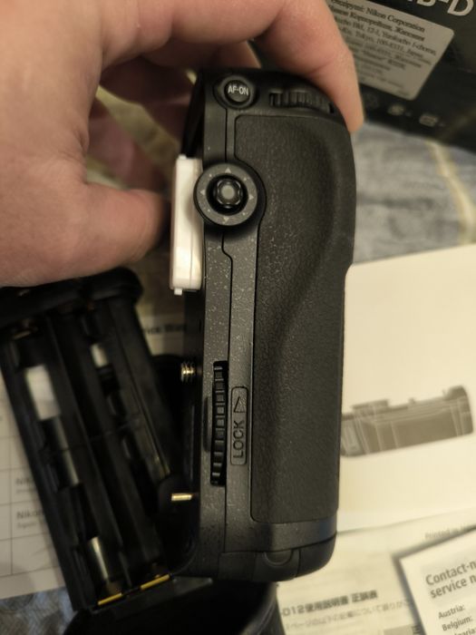 Продам батарейную ручку блок Nikon MB-12