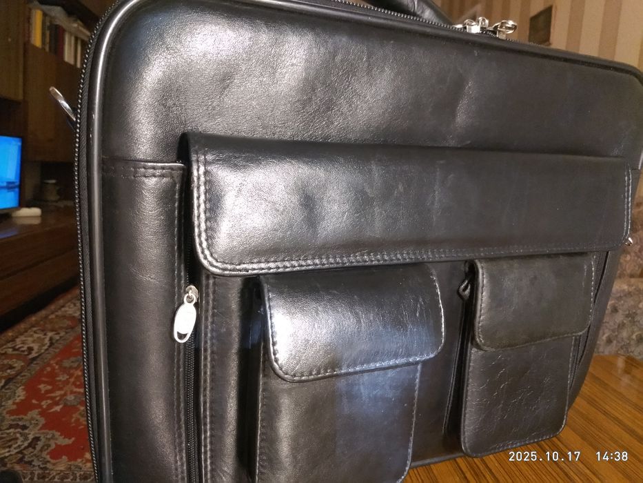 Портфель для документов. Дипломат