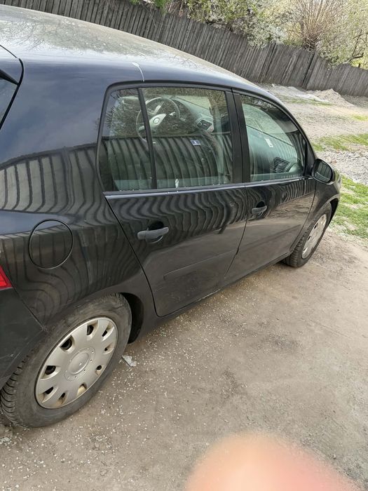 Vand golf 5  si vreau seriozitate