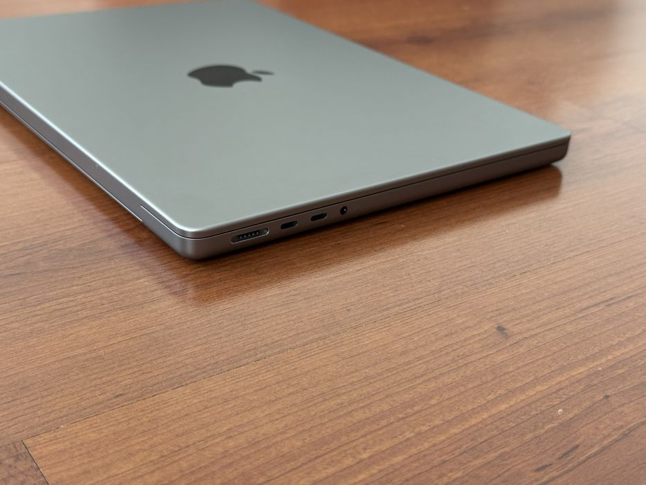 Като Нов  Macbook Pro 14’ M1 Pro 2021/16GB Ram/512GB SSD