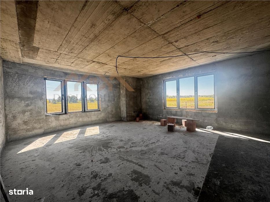 Vila la rosu cu 14 ari teren, Coltau, zona primariei