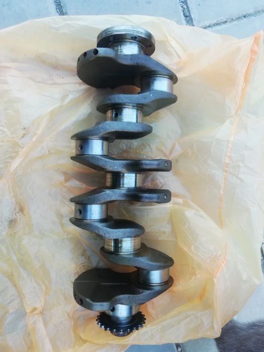 Коленчатый вал на Рено Дастер 2.0