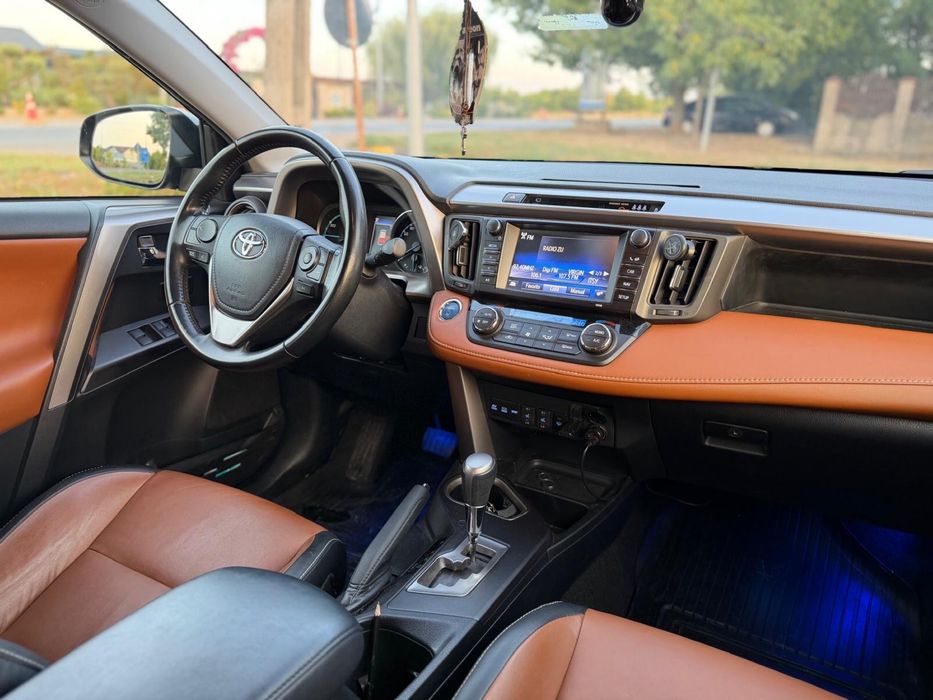 TOYOTA RAV4 2018 — imagine 3