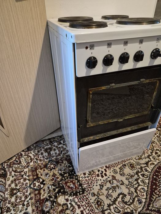 Продам электроплиту.