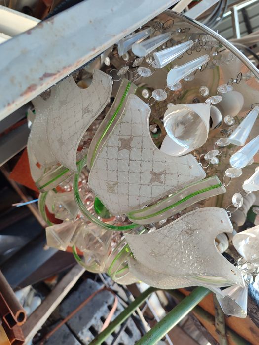 Продам люстры потолочные