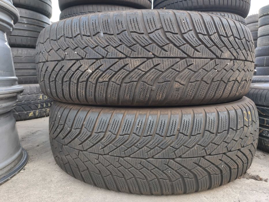 2бр Зимни гуми 215 65 17 - Kumho - DOT 2023