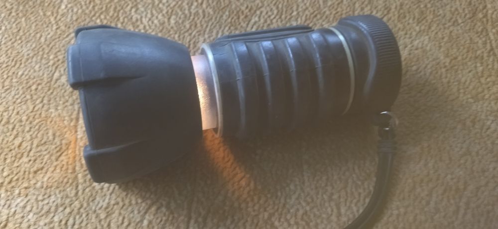 Фонарик Varta противоударный