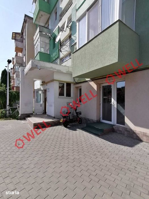 Apartament cu 3 camere de vânzare pe strada Dozsa György!