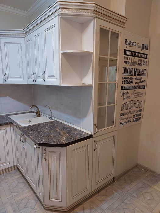 Кухонный гарнитур все отдам за 400000Без Торга!(Газовая Плита,Кухон