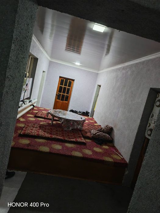 Уй сотилади срочно янги тошкентга кирган жоилар  жумабозорда