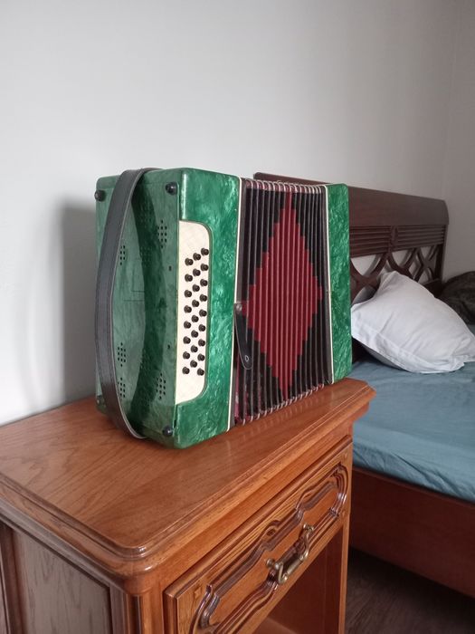 Продам аккордеон