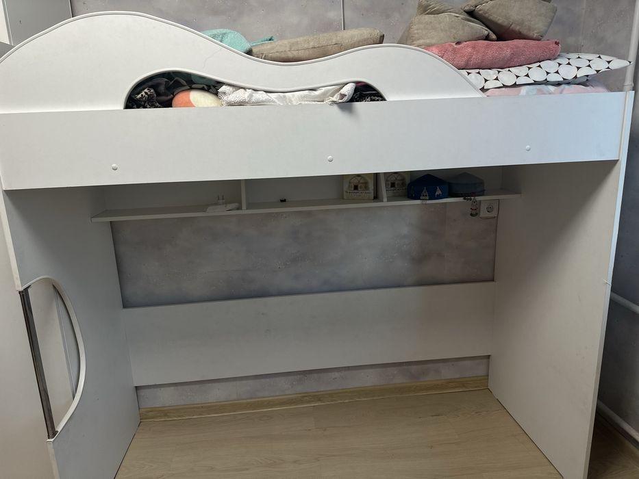 Продам двухяросную кровать, низ расладной диван на 2 человека(ребенка)