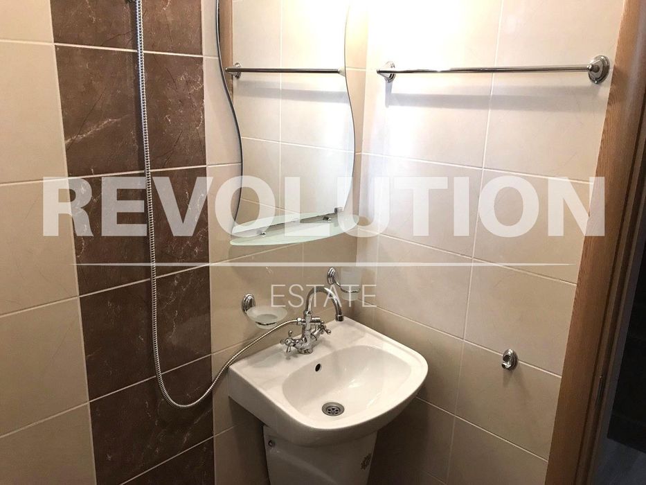 Дава се под наем Едностаен апартамент в Варна, Център - 40 кв.м за 400 € - Снимка #5