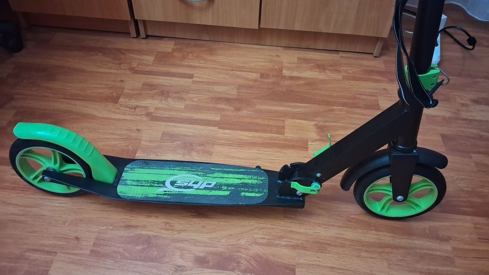 Vând trotineta copi