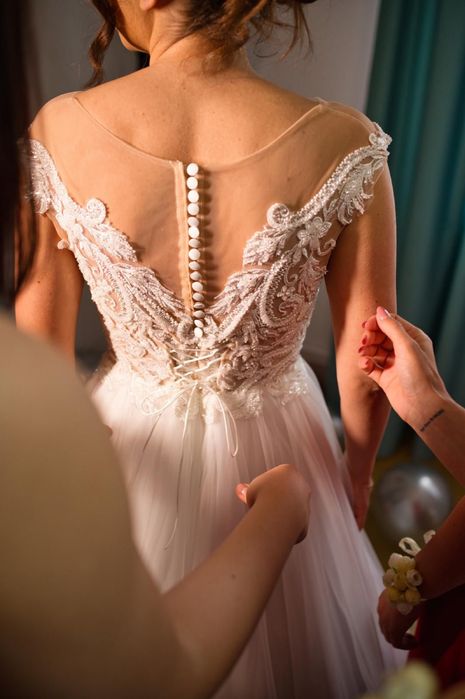 Vand rochie de mireasa