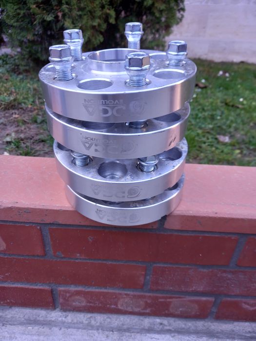 Vând flanșe distanțiere Golf 5